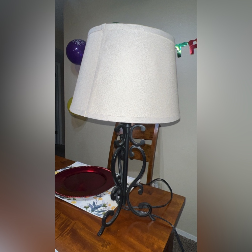 Table lamp